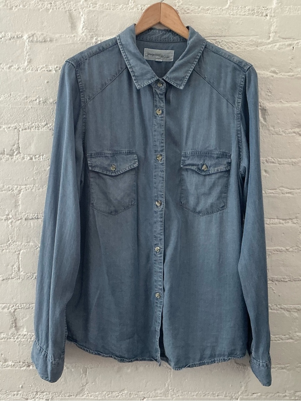 Young Hearts Run Free Womens Blue Denim Chambray Shirt Long Sleeve Button Up XL